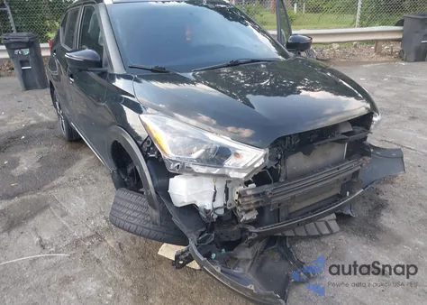 2019 Nissan Kicks Sr from USA, damaged, VIN 3N1CP5CU4KL526628
